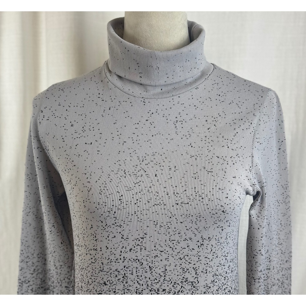 Athleta‎ Turtleneck Top Medium Grey Black Ombre Ribbed Long Sleeve S/631825-00 - Picture 2 of 9